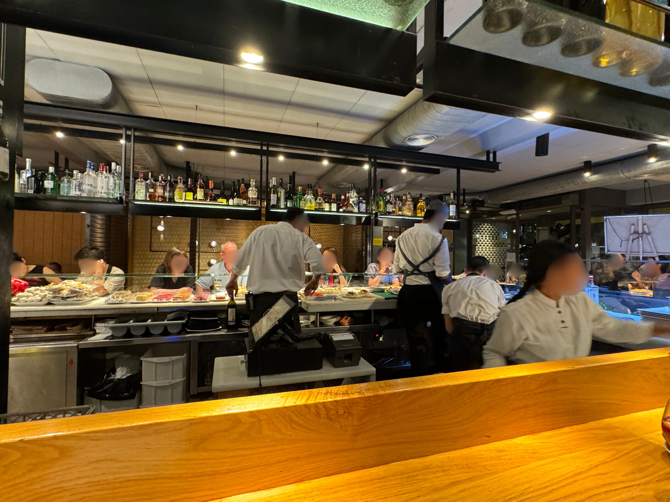 Vinitus カウンター席